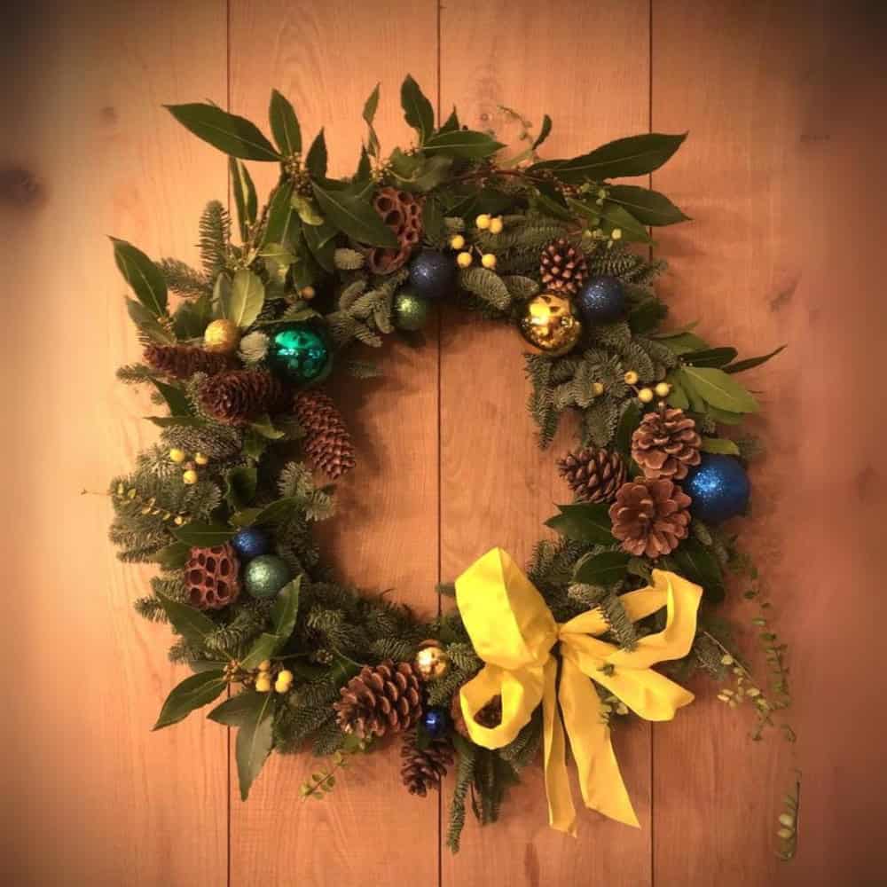 Pistachio Green & Antique Gold Wreath